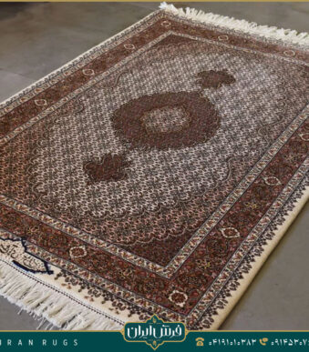 خرید قیمت خرید فرش دستباف 1.5 متری طرح ریز ماهی عبداللهی قهوه ای و کرمی