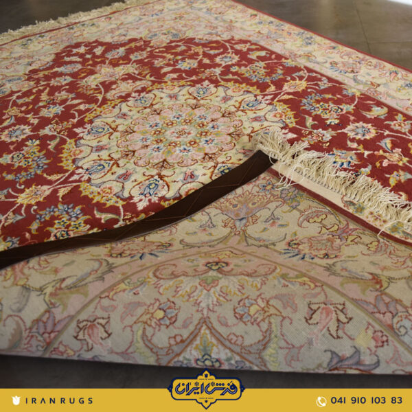 The purchase price of handmade carpets is 1.5 meters. the first role of onions and Crimson