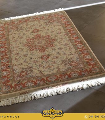 The purchase price of handmade carpets is 1.5 meters. the role of Shakur takizadeh Karmi and orange