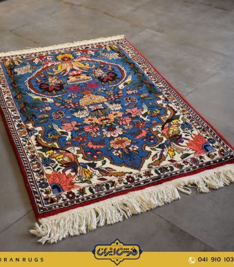 The purchase price of a 1.5 meter hand-woven carpet with a creamy red pattern